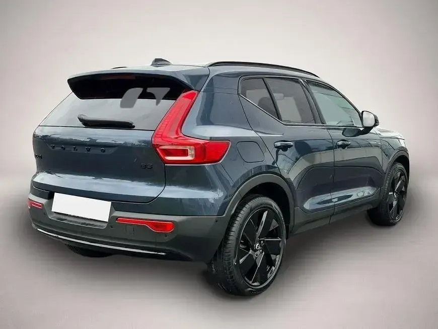 Gebraucht Volvo XC40 Plus 163 PS (119 kW) 2025 Manufacturer SUV