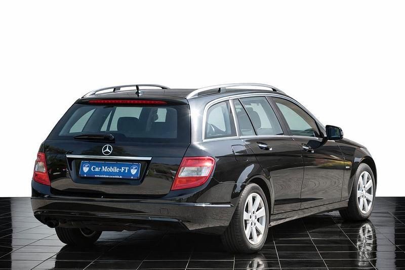 Gebraucht Mercedes C180 156 PS (114 kW) 2010 Schwarz Kombi