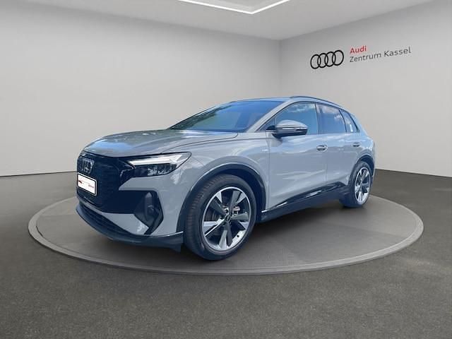 Grau Gebraucht 2022 Audi Q4 e-tron S-Line SUV | 28.490 € (Fairer Preis) - Bild 1/4