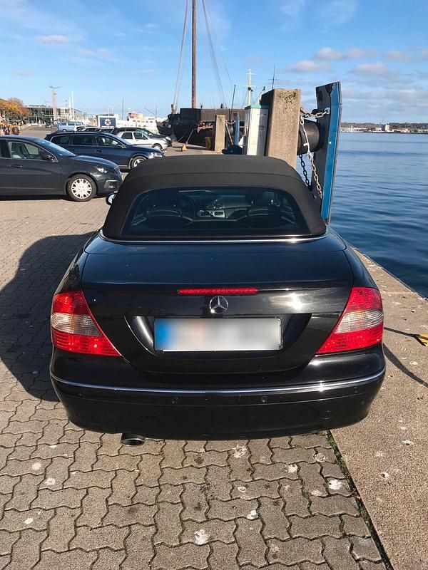Gebraucht Mercedes CLK200 163 PS (119 kW) 2007 Schwarz Cabrio