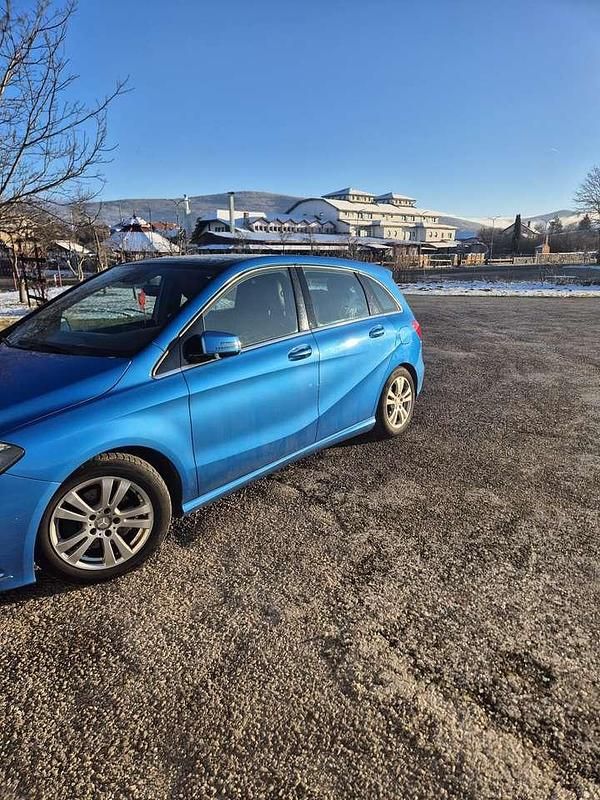 Gebraucht Mercedes B180 122 PS (89 kW) 2013 Van / Kleinbus