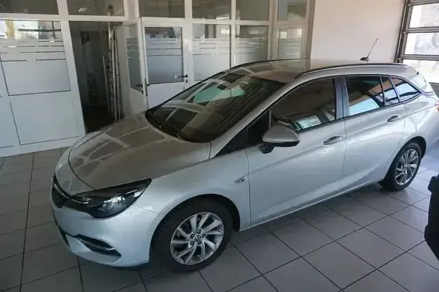Gebraucht Opel Astra Edition 146 PS (107 kW) 2021 Silber Kombi