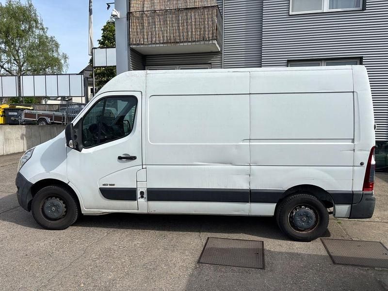 Second-hand Renault Master 125 CP (91 kW) 2011 Alb Monovolum