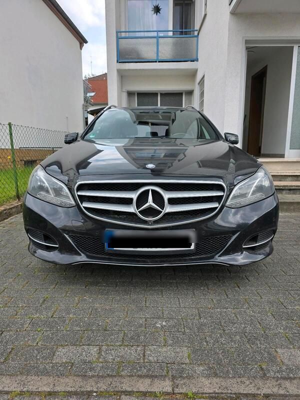 Schwarz Gebraucht 2014 Mercedes E350 Kombi | 12.900 € (Etwas zu teuer) - Bild 1/4