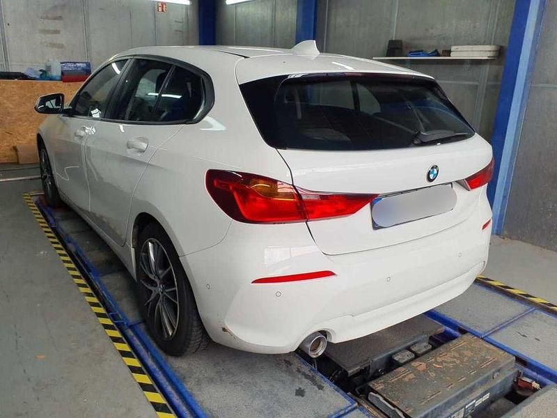 Käytetty BMW 116 Performance 116 HP (85 kW) 2022 Valkoinen Viistoperä