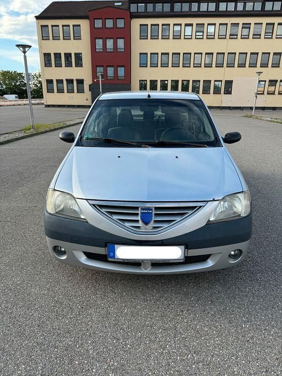 Silber Gebraucht 2007 Dacia Logan Ambiance Limousine | 1.290 € (Fairer Preis) - Bild 1/4