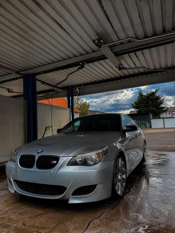 Silber Gebraucht 2006 BMW 530 M Sport Limousine | 6.999 € (Guter Preis) - Bild 1/4
