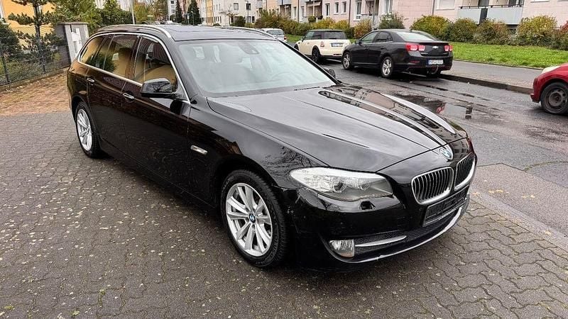Schwarz Gebraucht 2012 BMW 520 Performance Kombi | 6.900 € (Superpreis) - Bild 1/4
