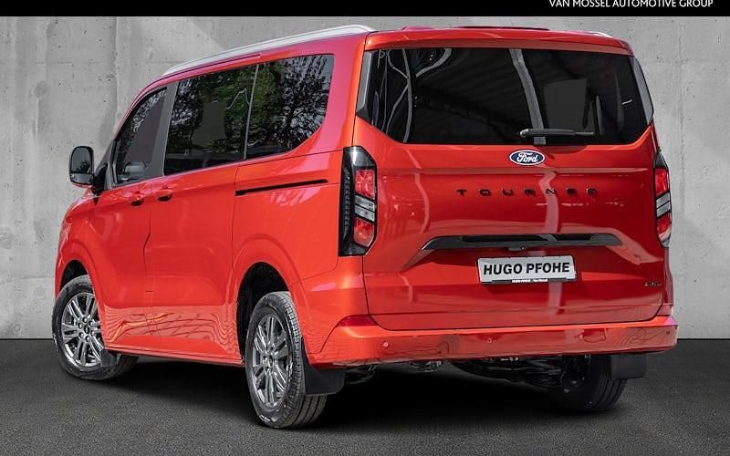 Gebraucht Ford Tourneo Titanium 170 PS (125 kW) 2025 Rot Van / Kleinbus