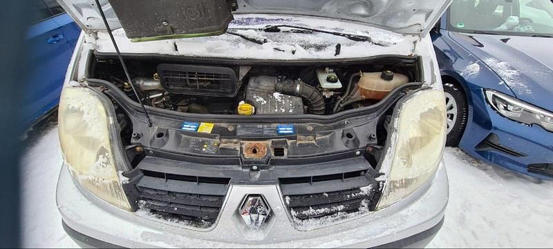 Gebraucht Renault Traffic 150 PS (110 kW) 2011 Silber Van / Kleinbus