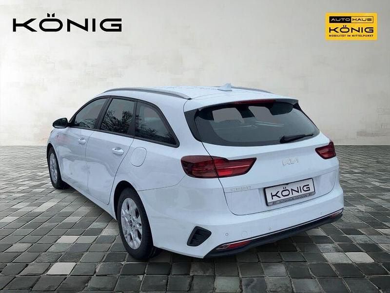 Gebraucht Kia Ceed Edition 7 101 PS (74 kW) 2023 Weiß Kleinwagen