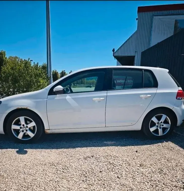 Gebraucht VW Golf VI 102 PS (75 kW) 2010 Kleinwagen