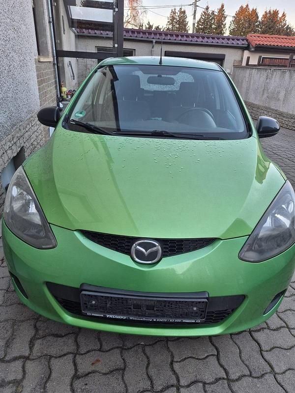 Grün Gebraucht 2010 Mazda 2 Kleinwagen | 1.800 € (Guter Preis) - Bild 1/4