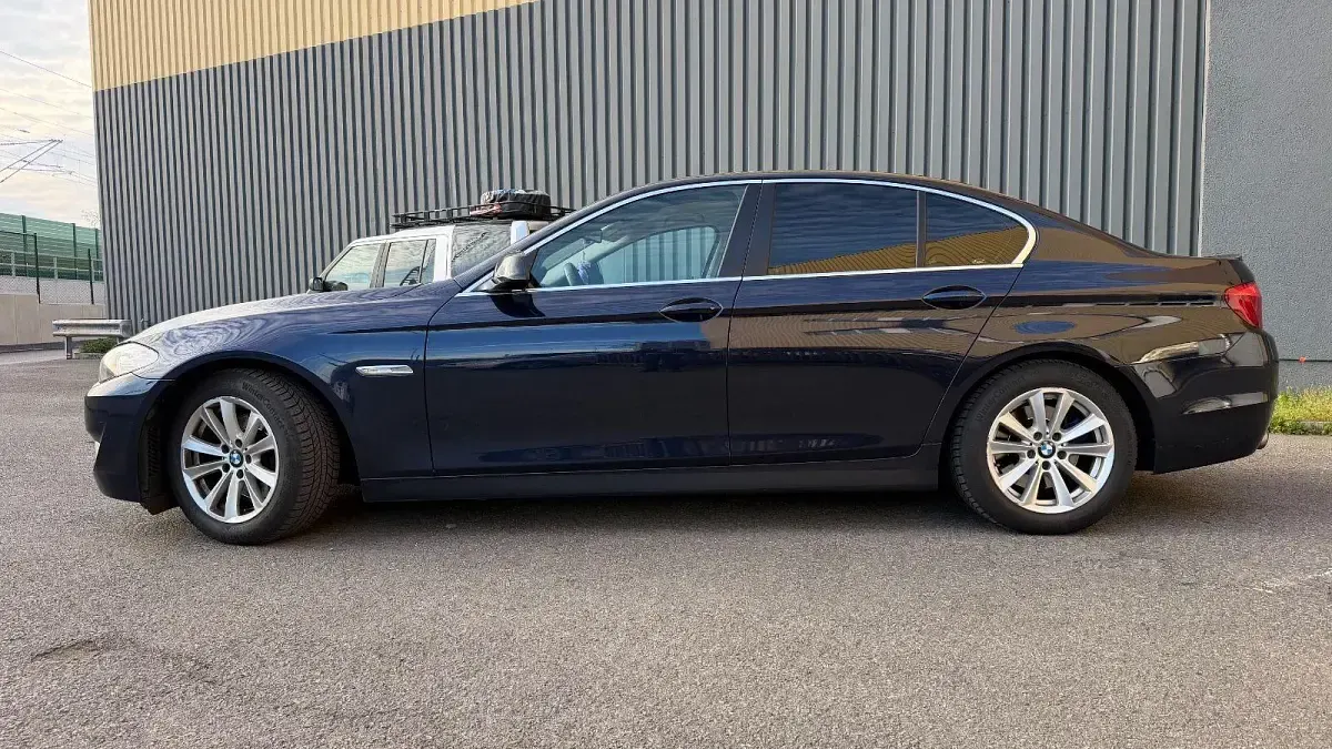 Usata BMW 520 184 CV (135 kW) 2012 Blu Berlina