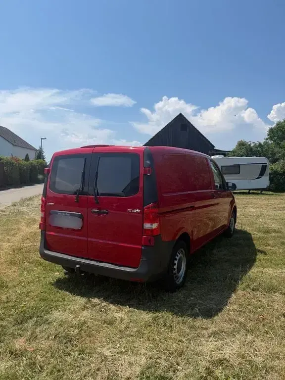 Gebraucht Mercedes Vito 114 PS (83 kW) 2016 Rot Van