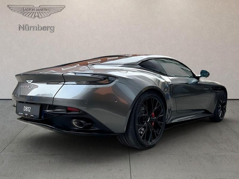 Neu Aston Martin DB12 680 PS (500 kW) 2026 Grau Coupé