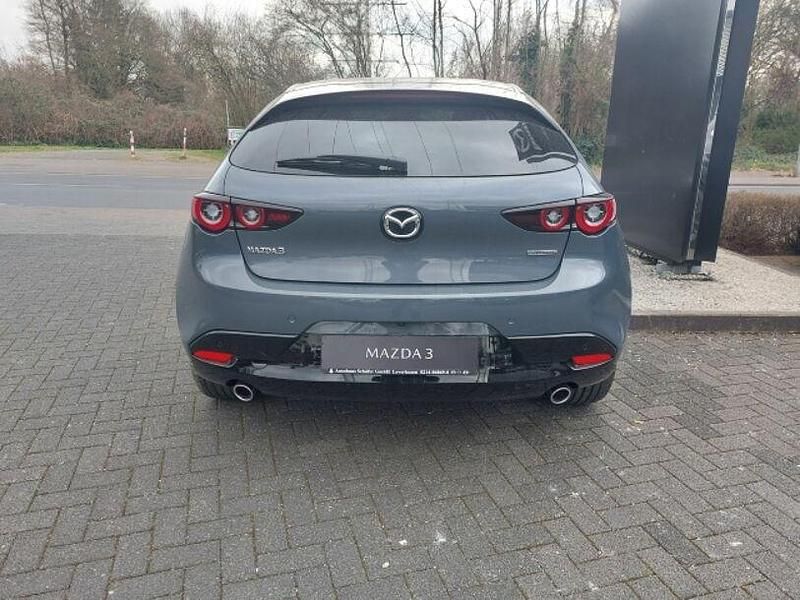 Neu Mazda 3 Exclusive 140 PS (102 kW) 2026 Grau Limousine