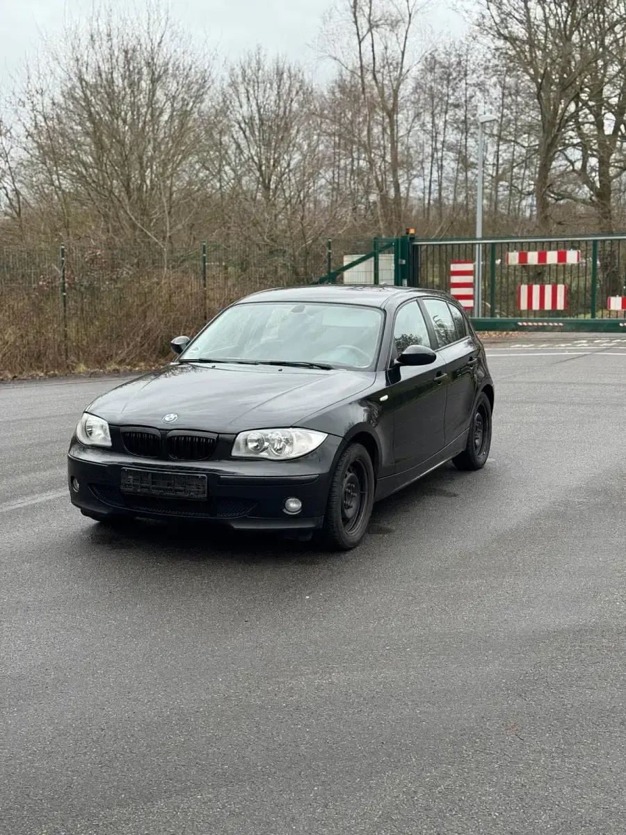 Gebraucht BMW 116 115 PS (84 kW) 2006 Schwarz Kleinwagen