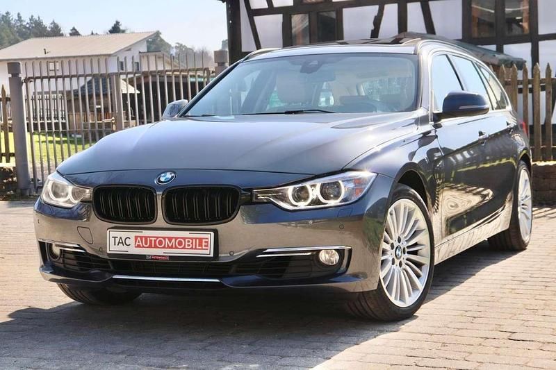 Gebraucht BMW 330 Comfort Edition 258 PS (189 kW) 2014 Grau Kombi