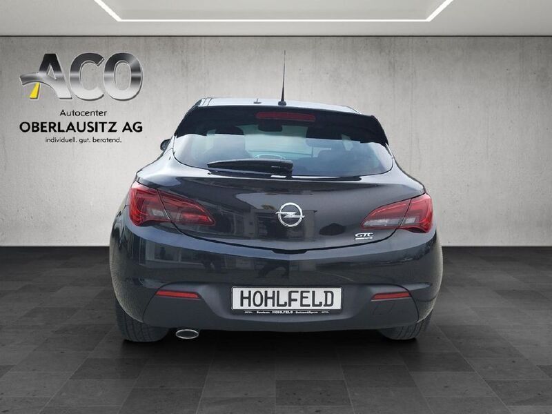 Gebraucht Opel Astra GTC Innovation 140 PS (102 kW) 2013 Schwarz Coupé