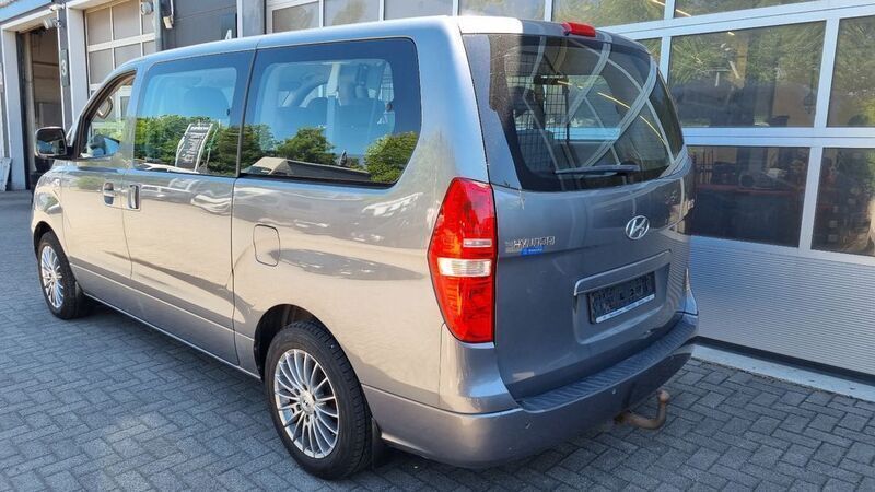 Gebraucht Hyundai H-1 170 PS (125 kW) 2010 Grau Van / Kleinbus