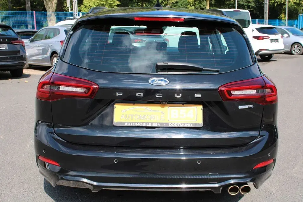 Gebraucht Ford Focus ST-Line 125 PS (91 kW) 2023 Schwarz Limousine