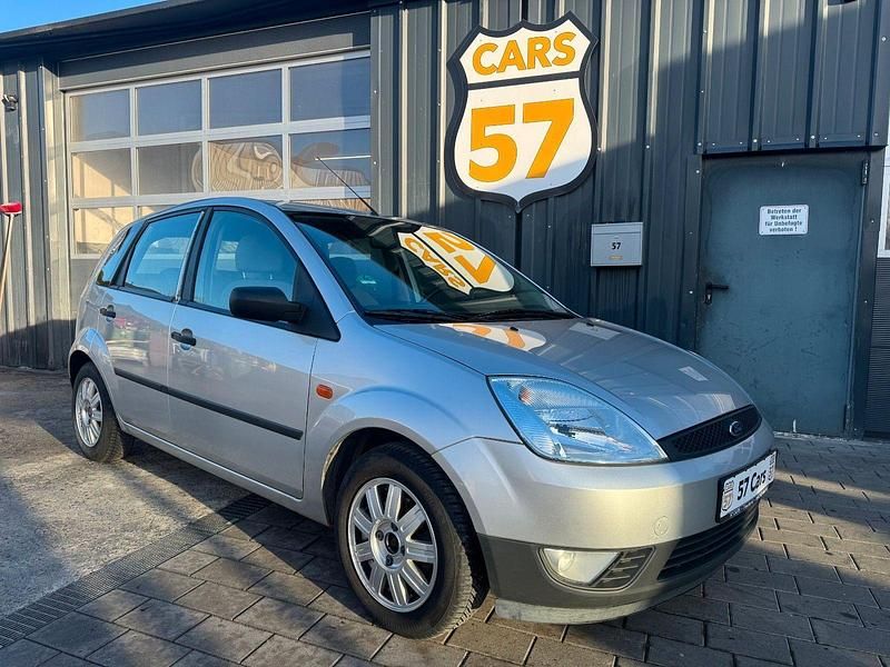 Silber Gebraucht 2002 Ford Fiesta Kleinwagen | 1.500 € (Guter Preis) - Bild 1/4