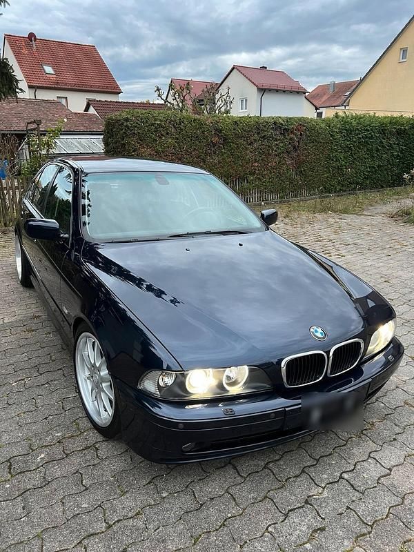 Blau Gebraucht 2001 BMW 525 Limousine | 4.880 € (Fairer Preis) - Bild 1/4