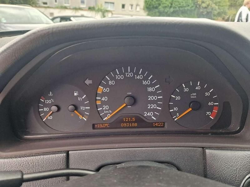 Gebraucht Mercedes E240 170 PS (125 kW) 1998 Other Limousine