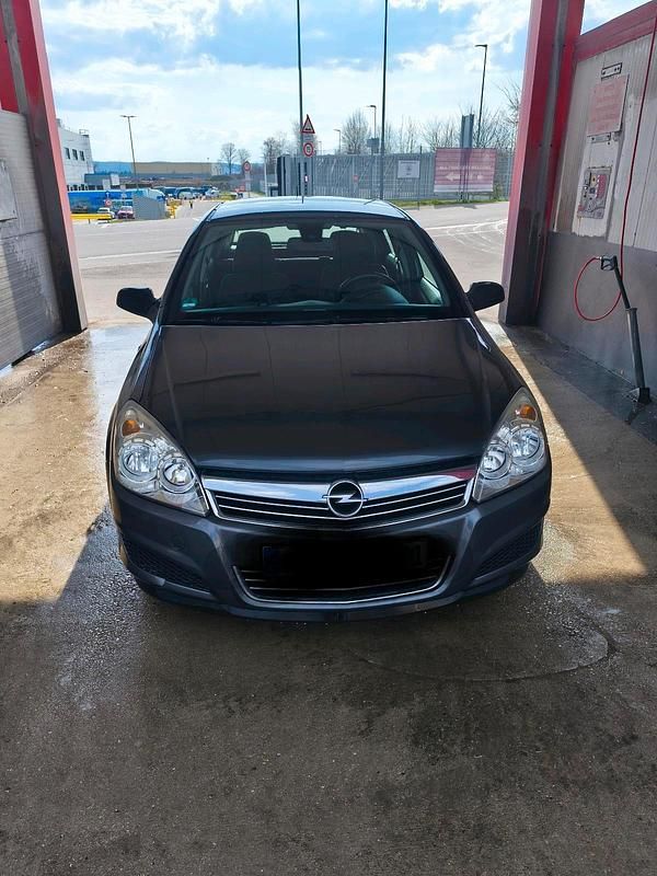 Gebraucht Opel Astra 116 PS (85 kW) 2009 Grau Limousine