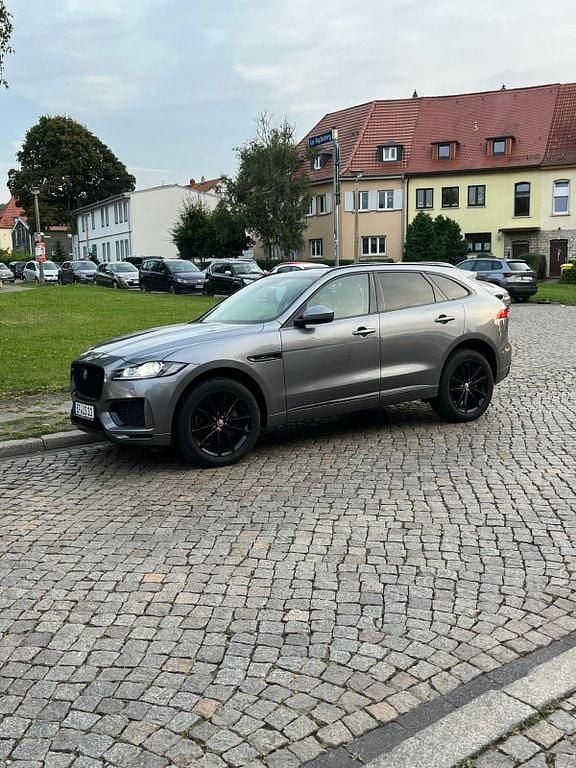Grau Gebraucht 2020 Jaguar F-Pace Pure SUV | 22.555 € (Superpreis) - Bild 1/4