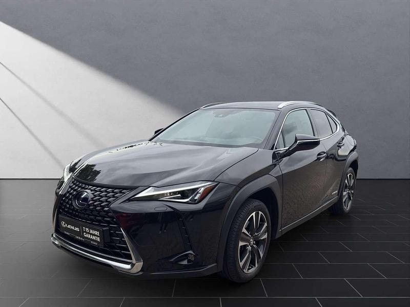 Graphitschwarz Gebraucht 2022 Lexus UX 250h SUV | 25.949 € (Guter Preis) - Bild 1/4