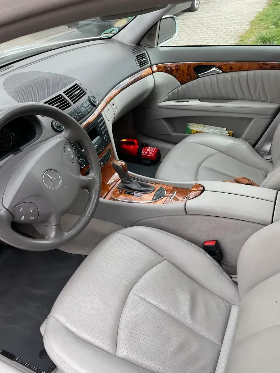 Gebraucht Mercedes E280 231 PS (169 kW) 2006 Silber Limousine