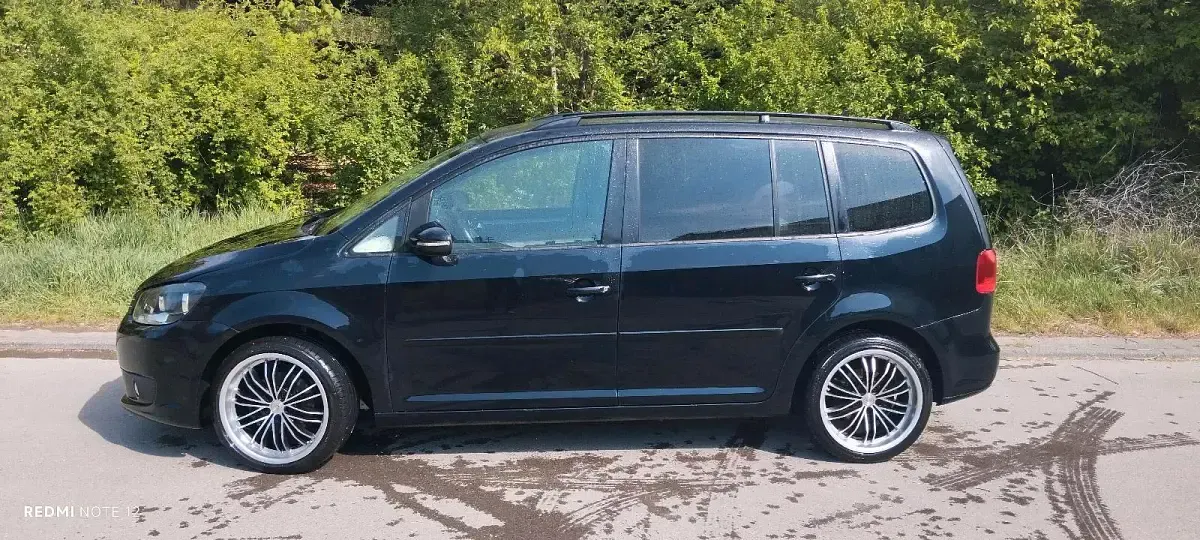 Gebraucht VW Touran 140 PS (102 kW) 2011 Schwarz Van / Kleinbus