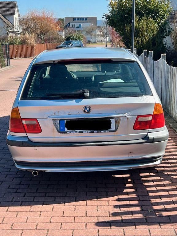 Gebraucht BMW 320 150 PS (110 kW) 2000 Silber Kombi