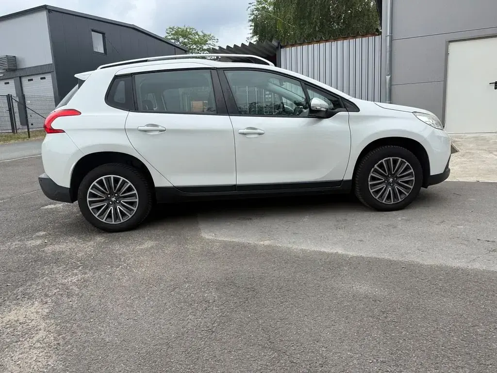 Gebraucht Peugeot 2008 Active 120 PS (88 kW) 2013 Weiß SUV