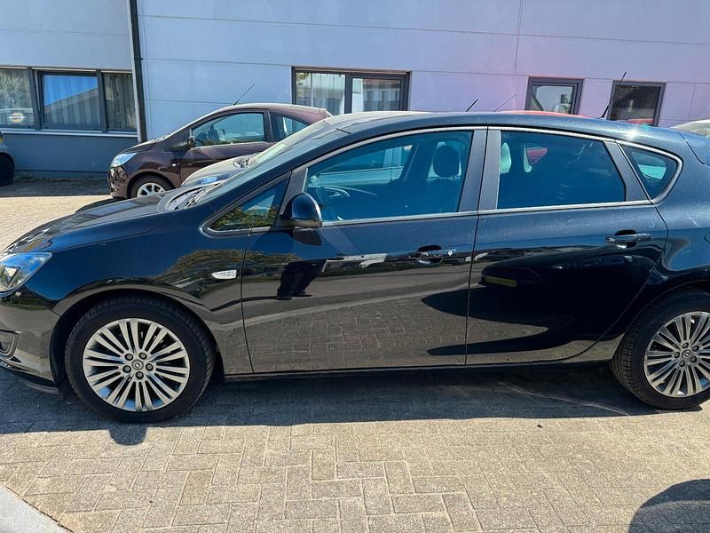 Brugt Opel Astra Edition 120 HK (88 kW) 2014 Sort Sedan
