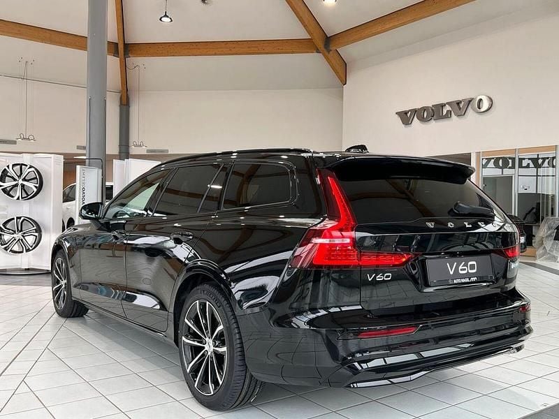 Nowe Volvo V60 Plus 455 KM (334 kW) 2026 Czarny Kombi