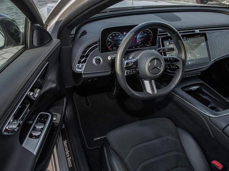 Usado Mercedes E200 AMG 204 CV (150 kW) 2025 Plateado Familiar