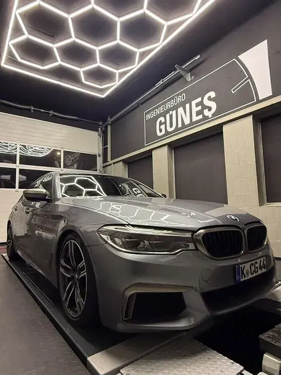 Gebraucht BMW M550 Performance 462 PS (339 kW) 2017 Grau Limousine