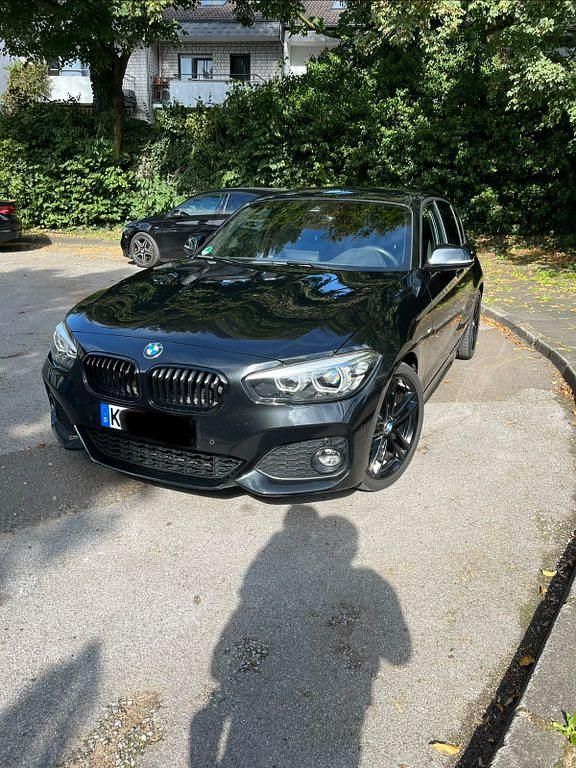 Schwarz Gebraucht 2018 BMW 120 M Sport Kleinwagen | 22.999 € (Etwas zu teuer) - Bild 1/4