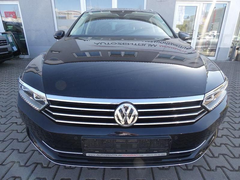 Gebraucht VW Passat Highline 150 PS (110 kW) 2017 Schwarz Kombi