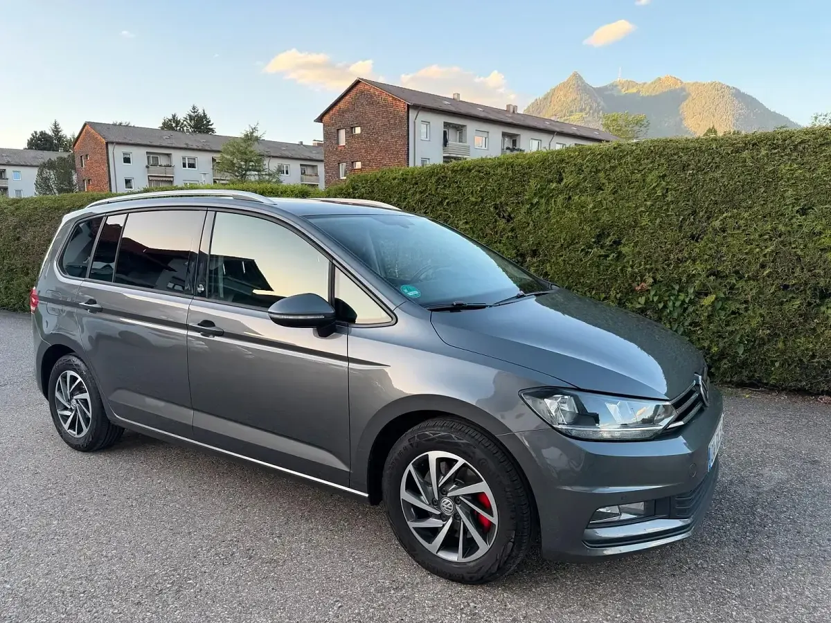 Gebraucht VW Touran Sound 116 PS (85 kW) 2017 Grau Van / Kleinbus