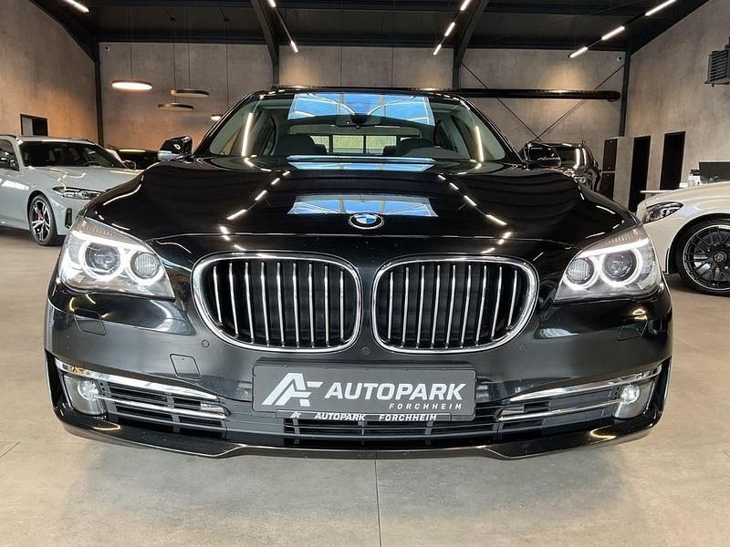 Gebraucht BMW 740 320 PS (235 kW) 2013 Black sapphire metallic Limousine