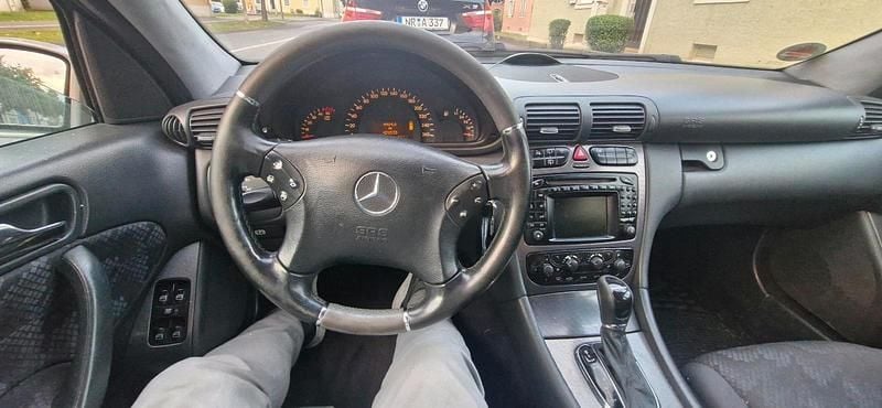 Gold Gebraucht 2003 Mercedes C220 Avantgarde Kombi | 3.500 € - Bild 1/4