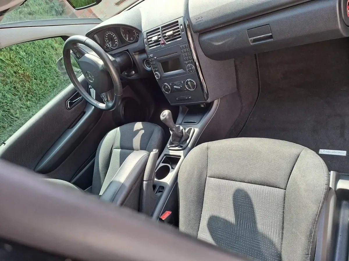 Gebraucht Mercedes A160 95 PS (69 kW) 2011 Schwarz Van / Kleinbus