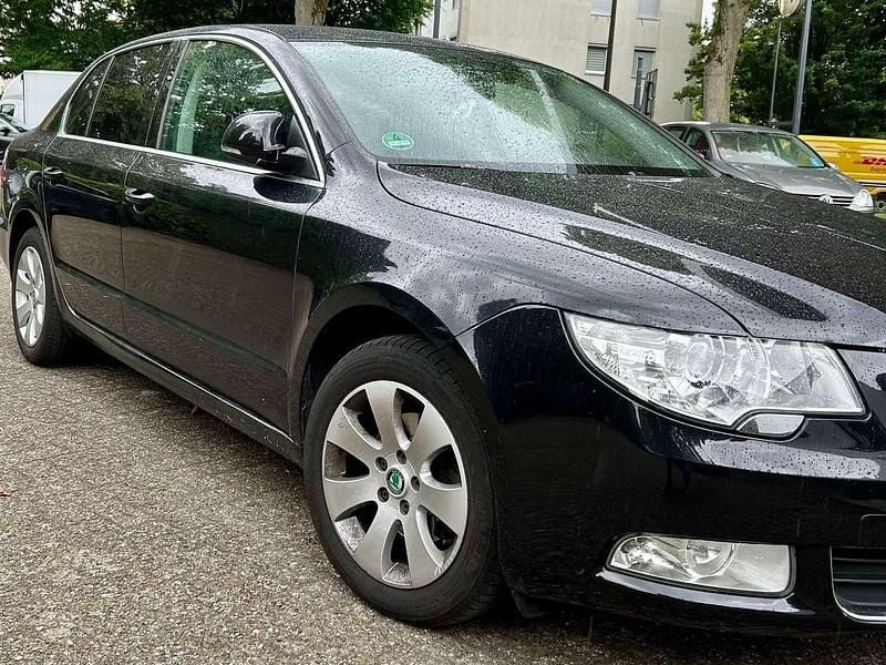 Schwarz Gebraucht 2013 Skoda Superb Limousine | 6.800 € (Guter Preis) - Bild 1/4