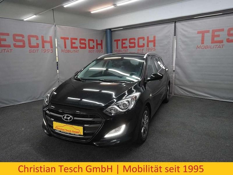 Schwarz Gebraucht 2015 Hyundai i30 Kombi | 9.750 € (Etwas zu teuer) - Bild 1/3