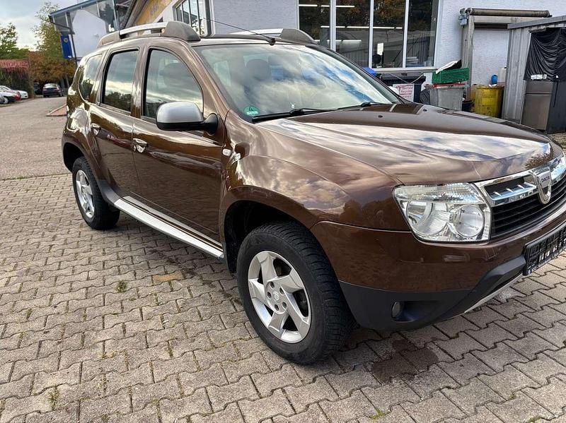 Braun Gebraucht 2011 Dacia Duster Prestige SUV | 5.390 € (Guter Preis) - Bild 1/4