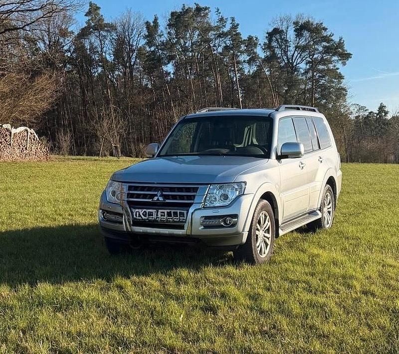 Gebraucht Mitsubishi Pajero Edition 200 PS (147 kW) 2018 Silber SUV